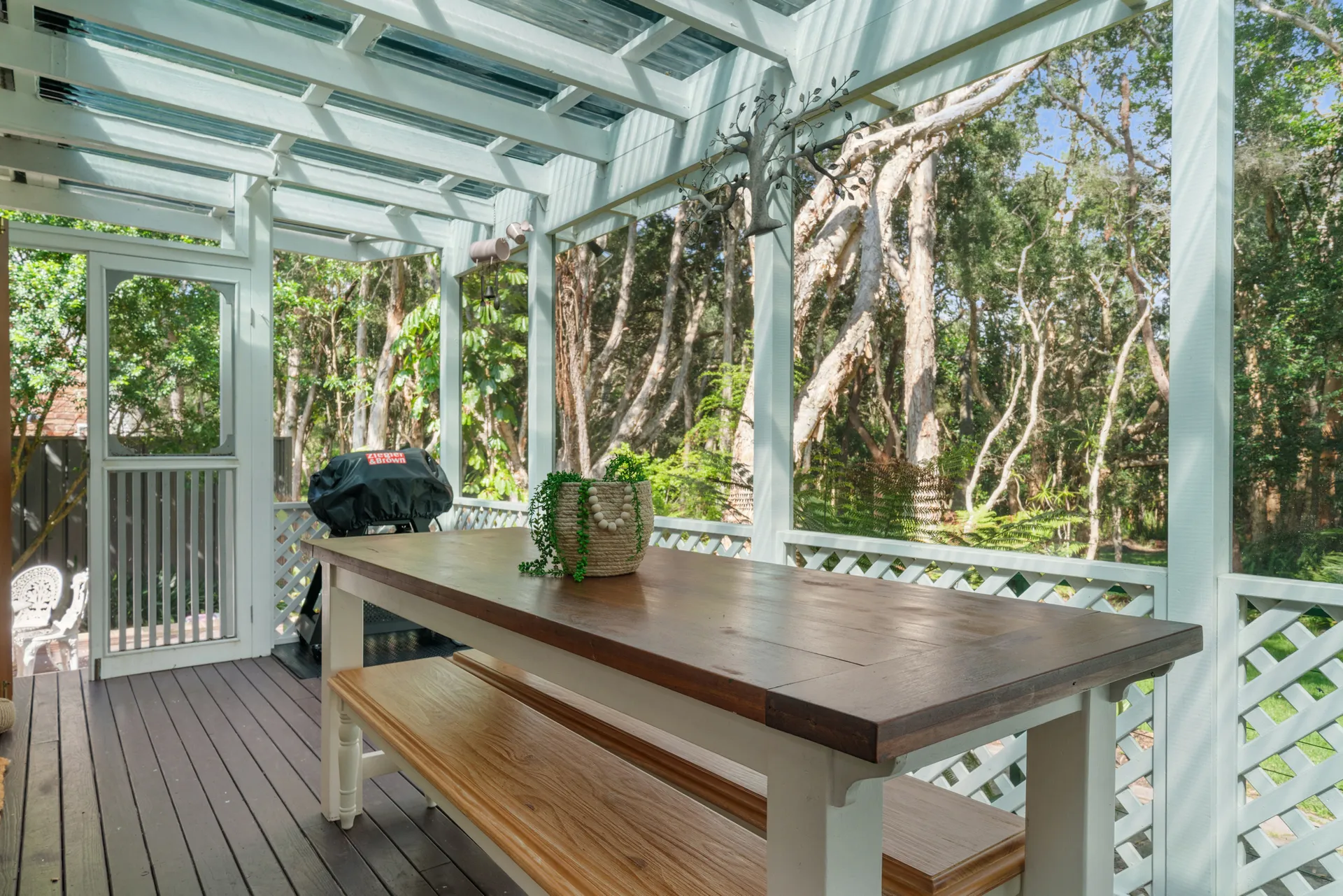 Entertainment Deck